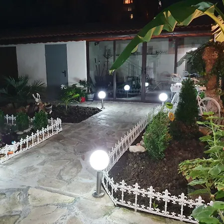 Relax 1&2 Апартаменты *